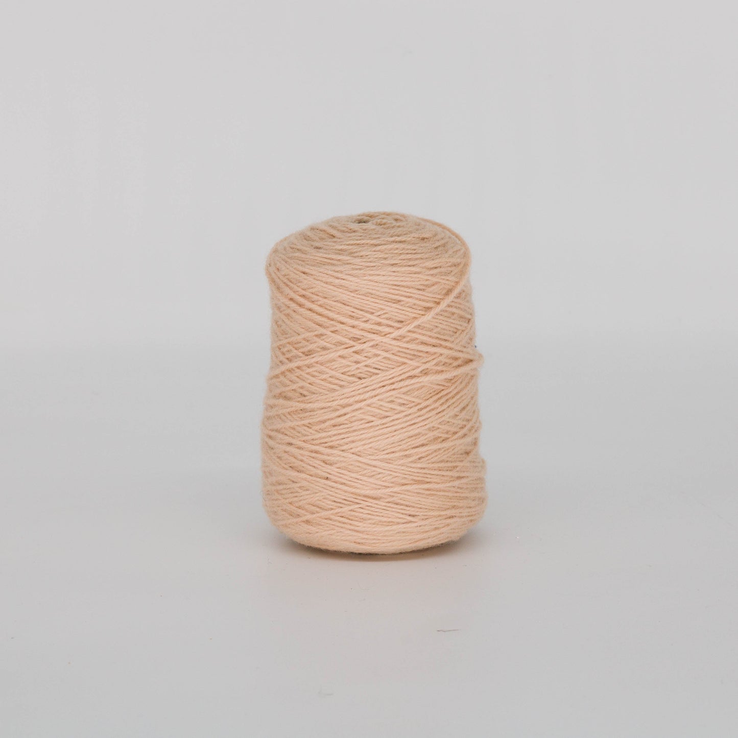 Warm ivory 100% Wool Rug Yarn On Cones (368) - Tuftingshop